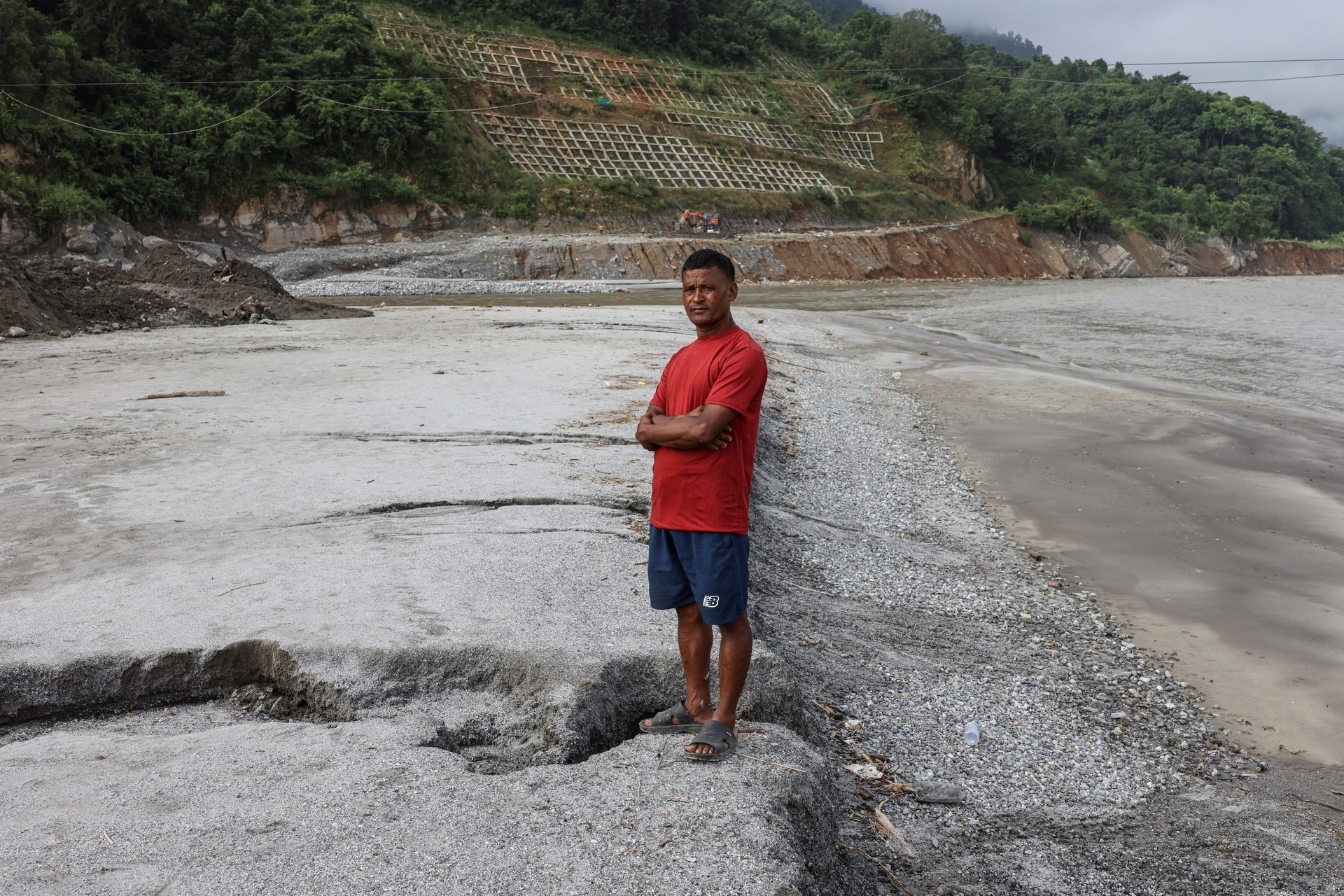 Thảm họa lũ quét tại Betrawati Nepal: Nỗi đau và mất mát năm 2023 - Ảnh 26.