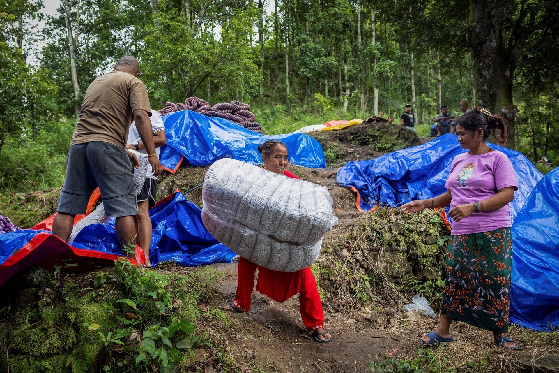 Thảm họa lũ quét tại Betrawati Nepal: Nỗi đau và mất mát năm 2023 - Ảnh 4.