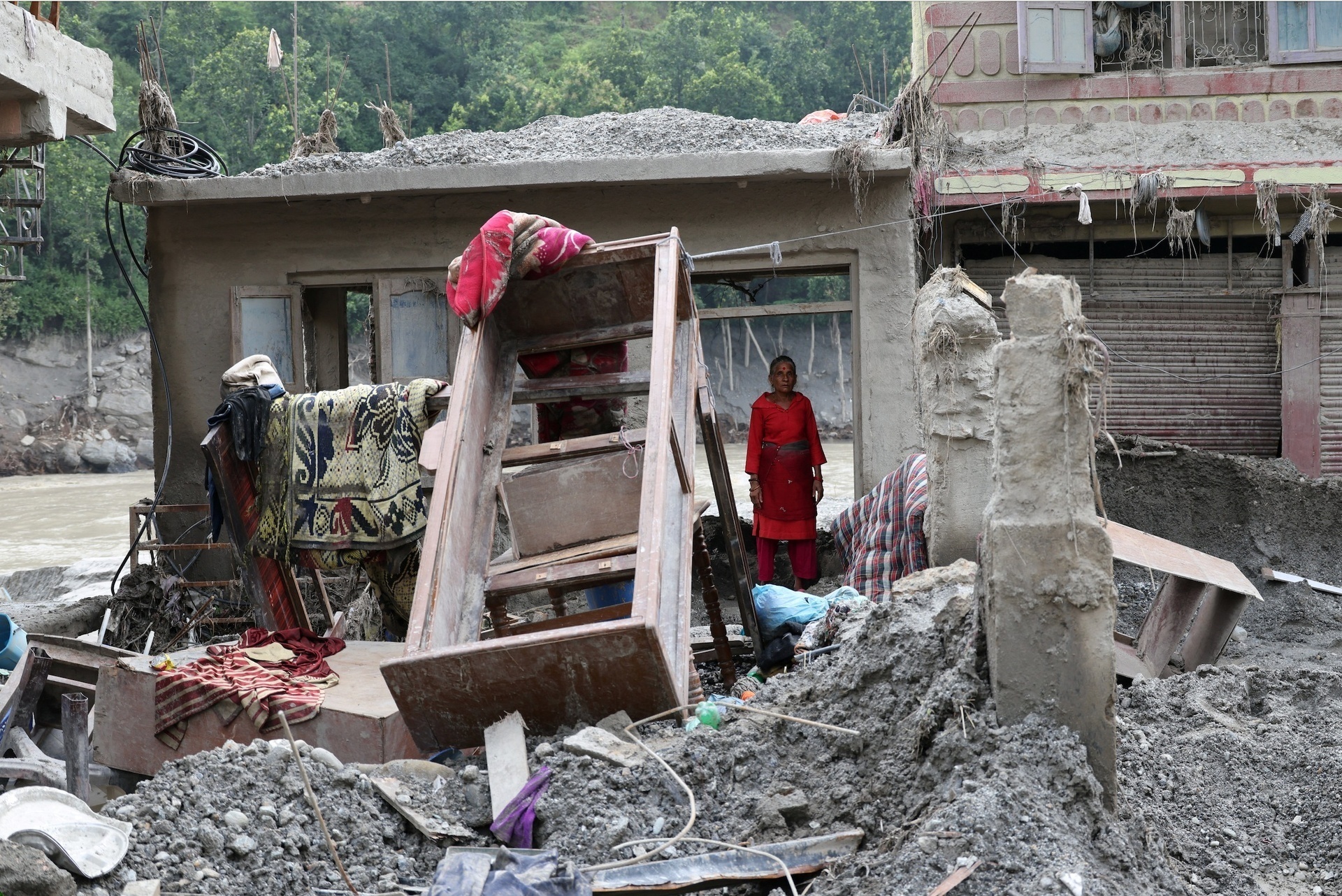 Thảm họa lũ quét tại Betrawati Nepal: Nỗi đau và mất mát năm 2023 - Ảnh 16.