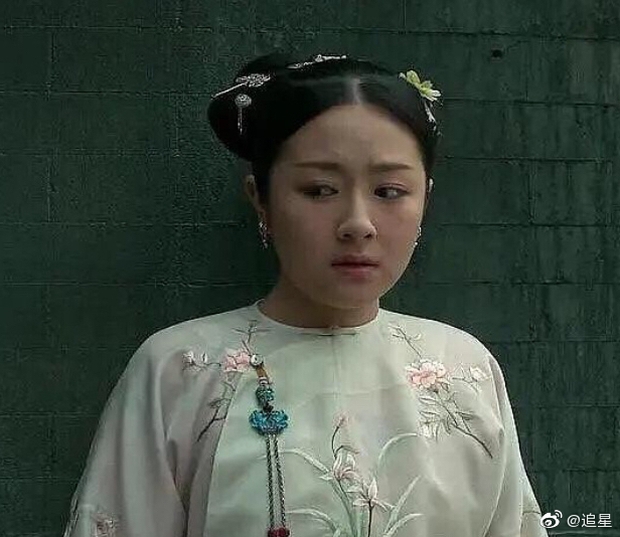Mỹ nh&acirc;n bị miệt thị v&igrave; nặng đến nỗi bạn diễn bế kh&ocirc;ng nổi: Giờ đẹp phong thần, đội n&oacute;n l&aacute; Việt gấp đ&ocirc;i visual - Ảnh 5.