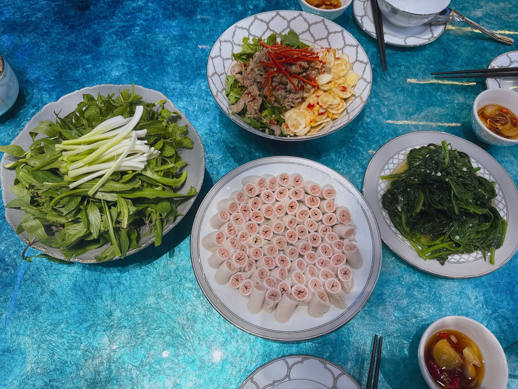 Phương Oanh nấu ăn ngày lễ: Mâm cơm gia đình đơn giản nhưng đẹp mắt - Ảnh 9. Phương Oanh nấu ăn ngày lễ: Mâm cơm gia đình đơn giản nhưng đẹp mắt - Ảnh 9.