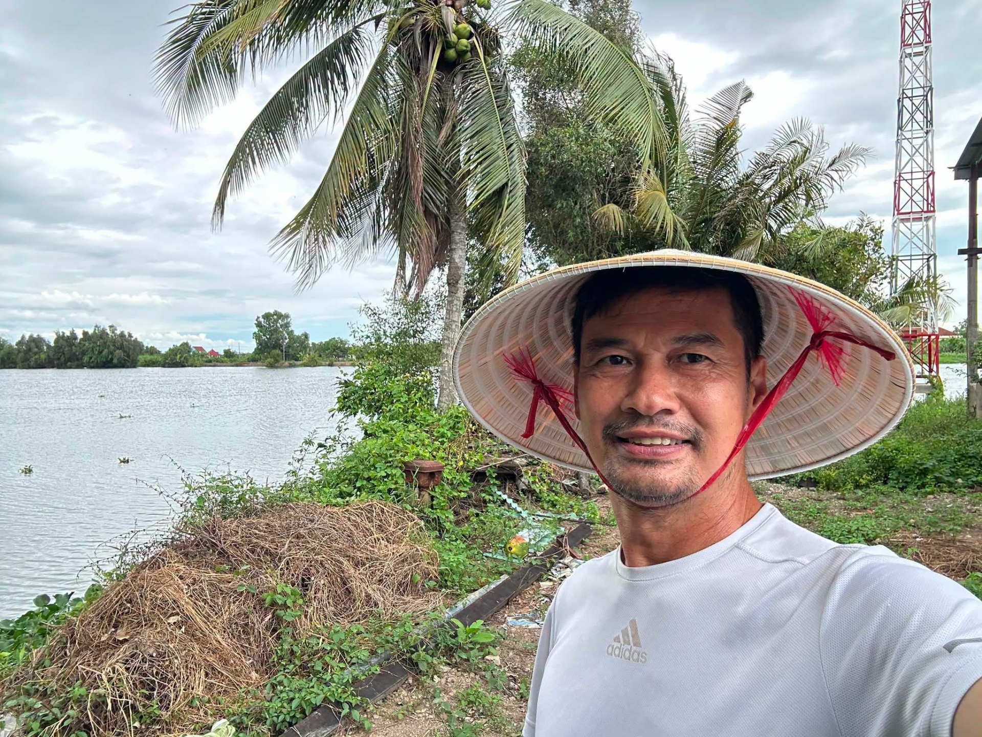 Tiết Cương mở tiệm lẩu b&igrave;nh d&acirc;n tại T&acirc;y Ninh , phục vụ thực kh&aacute;ch tận t&igrave;nh - Ảnh 4.
