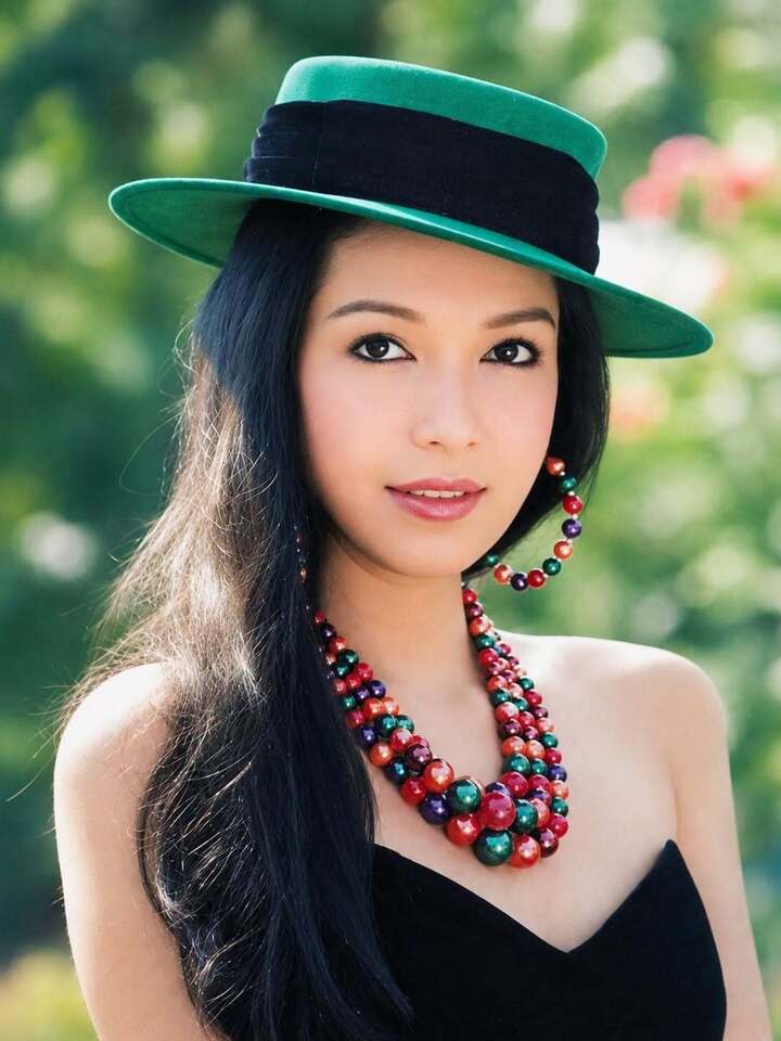 'Nữ ho&agrave;ng ảnh lịch' Diễm My lạ lẫm với t&oacute;c ngắn trong ảnh hiếm hơn 30 năm trước - Ảnh 2.