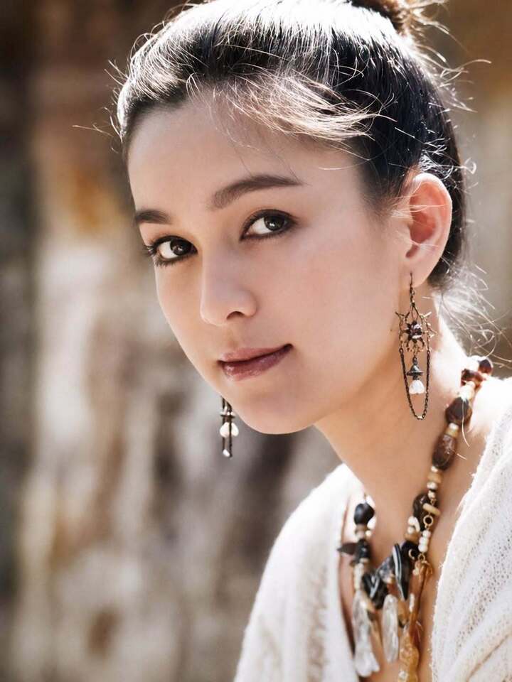 'Nữ ho&agrave;ng ảnh lịch' Diễm My lạ lẫm với t&oacute;c ngắn trong ảnh hiếm hơn 30 năm trước - Ảnh 3.