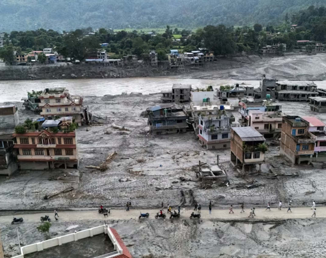 Thảm họa lũ lụt ở Nepal: Hơn 11.800 người được cứu sống, 1.010 người thiệt mạng - Ảnh 1. Thảm họa lũ lụt ở Nepal: Hơn 11.800 người được cứu sống, 1.010 người thiệt mạng - Ảnh 1.