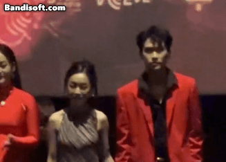 Drama bủa vây nam thần Vbiz vì liên tục tình tứ với bạn diễn: Hết ôm ấp lại nắm tay, netizen khó chịu vô cùng- Ảnh 2.