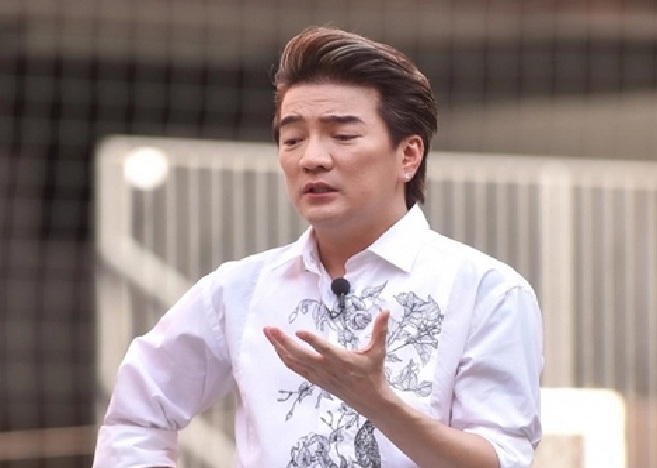 Nam ca sĩ lắm thị phi nhất showbiz: "Tôi vẫn sống, sống rất dai" - Ảnh 2. Nam ca sĩ lắm thị phi nhất showbiz: "Tôi vẫn sống, sống rất dai" - Ảnh 2.