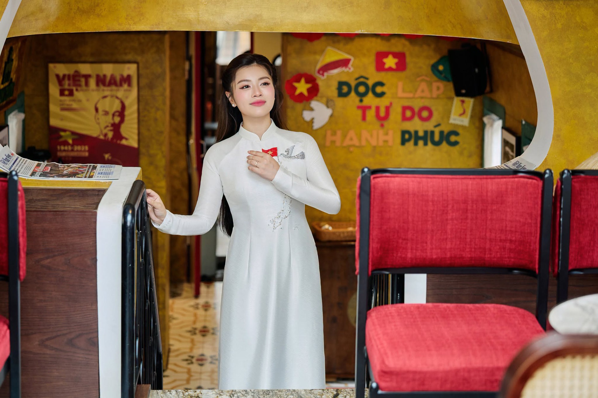 Đo&agrave;n t&agrave;u "qu&yacute; tộc" 2 tầng nối H&agrave; Nội với nơi sắp trở th&agrave;nh TP trực thuộc Trung ương từ 20/9 k&iacute;n v&eacute; dịp nghỉ lễ: Kh&ocirc;ng gian sang xịn, đủ trải nghiệm như "bảo t&agrave;ng di động" - Ảnh 4.