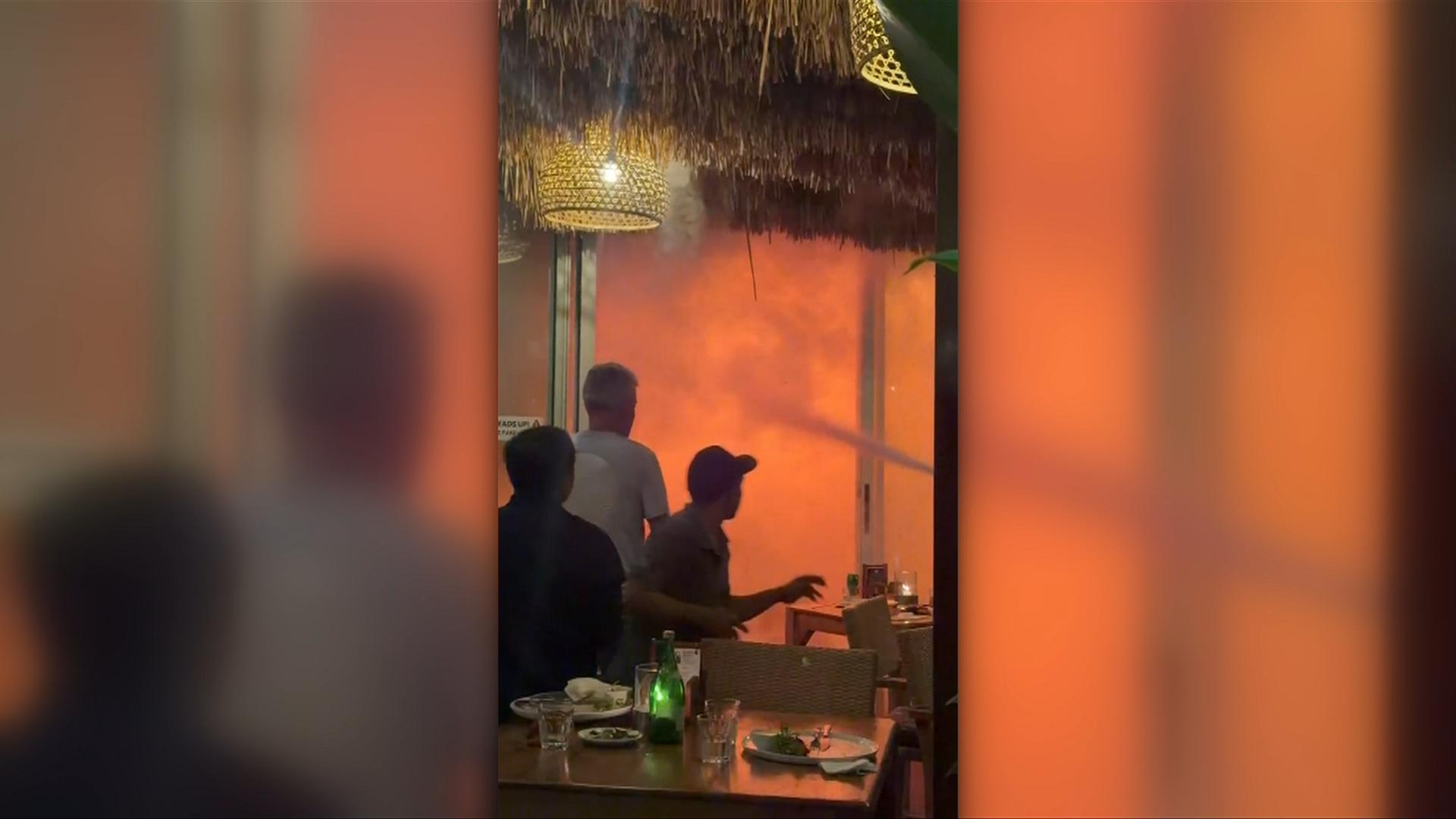 Đang ăn ở nhà hàng, thực khách bất ngờ nghe tiếng nổ lớn: Sau 20 giây, cảnh tượng kinh hoàng xuất hiện - Ảnh 2.