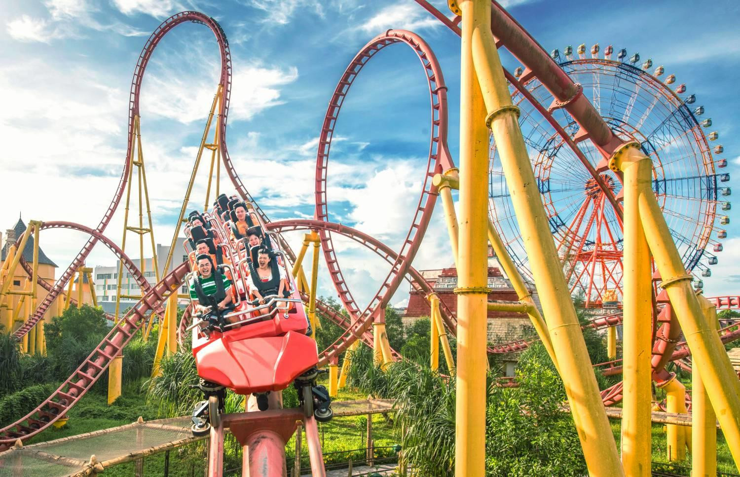 Ông Phạm Nhật Vượng sắp xây 2 VinWonders rộng gấp 4 lần Disneyland Park tại Paris, nhưng chưa phải trả tiền đầu tư ngay - Ảnh 1.