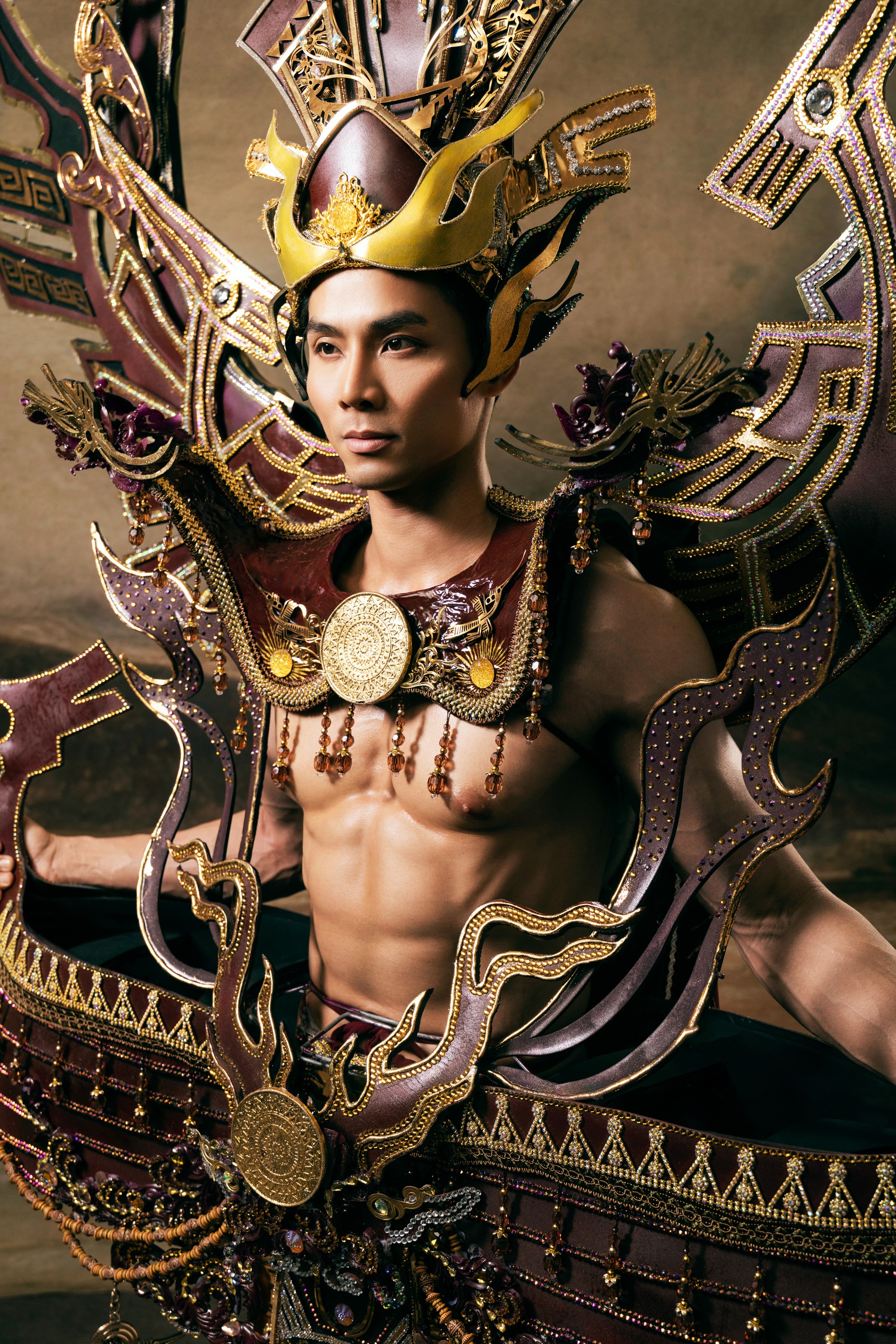 Nguyễn Vũ Linh mang "Hồn thiêng Âu Lạc" đến Mister International 2026 - Ảnh 2. Nguyễn Vũ Linh mang "Hồn thiêng Âu Lạc" đến Mister International 2026 - Ảnh 2.