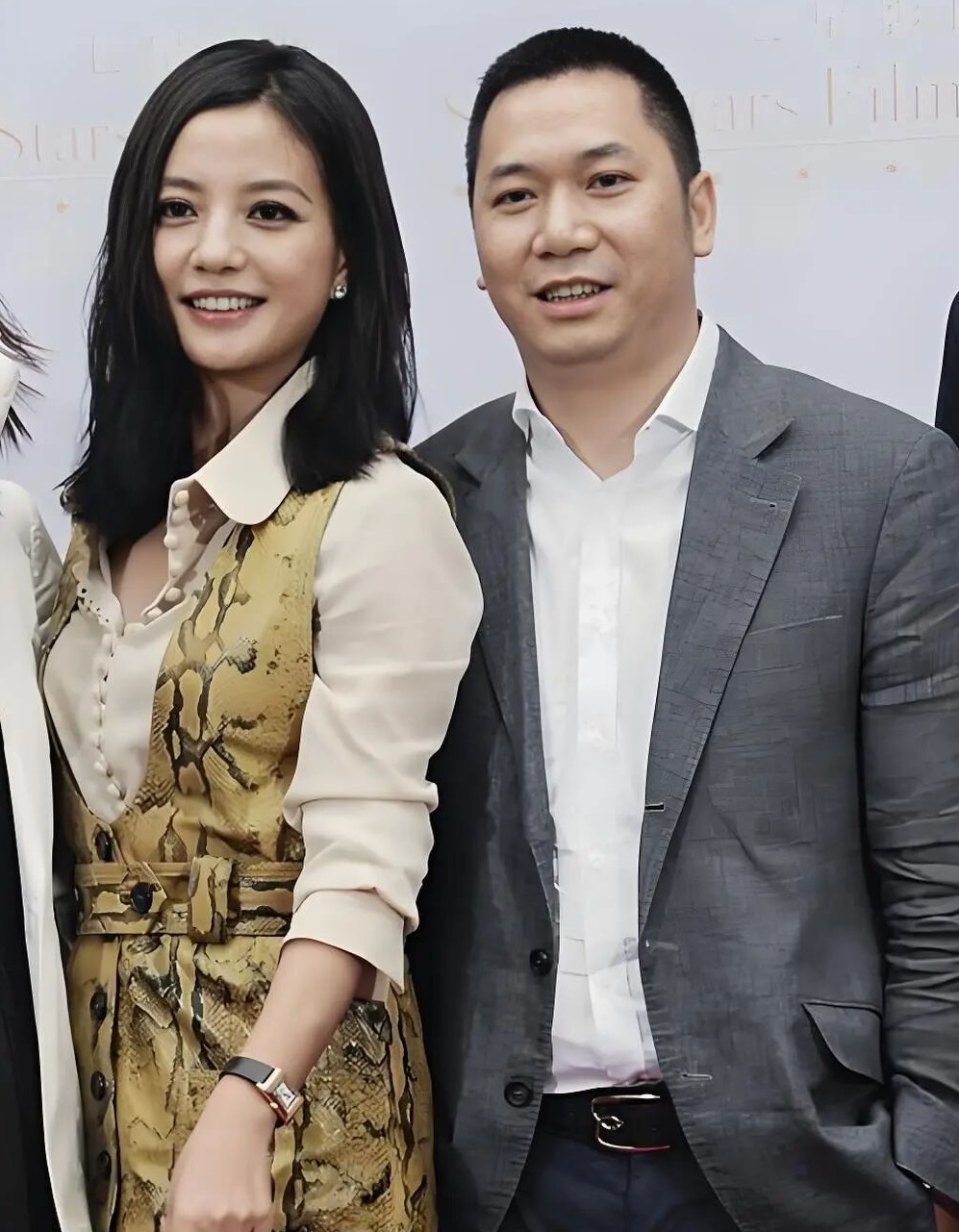 Triệu Vy sau 5 năm phong sát đối mặt với nợ nần và khó khăn trong Cuộc sống - Ảnh 4. Triệu Vy sau 5 năm phong sát đối mặt với nợ nần và khó khăn trong Cuộc sống - Ảnh 4.