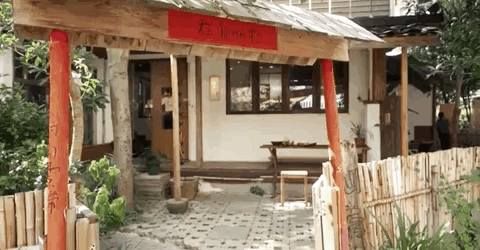 Cải tạo căn hộ 45 m² thành nơi lý tưởng không điều hòa và đồ cũ vẫn đẹp - Ảnh 4. Cải tạo căn hộ 45 m² thành nơi lý tưởng không điều hòa và đồ cũ vẫn đẹp - Ảnh 4.