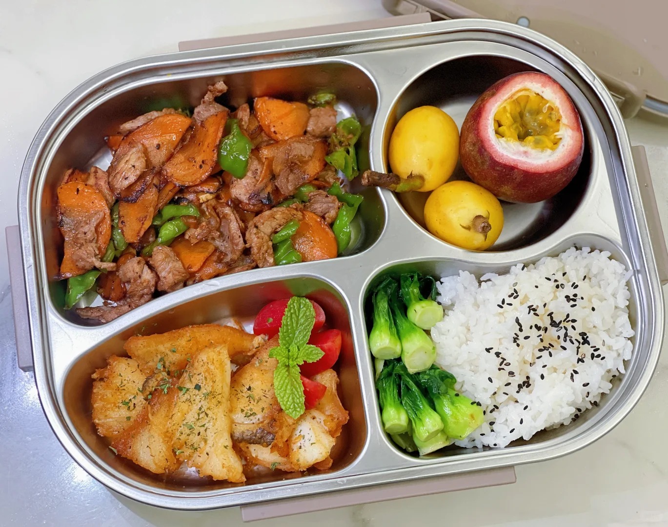 Hộp cơm của bà mẹ cho con trai cấp 2: Sự quan tâm yêu thương trong từng bữa ăn - Ảnh 9. Hộp cơm của bà mẹ cho con trai cấp 2: Sự quan tâm yêu thương trong từng bữa ăn - Ảnh 9.