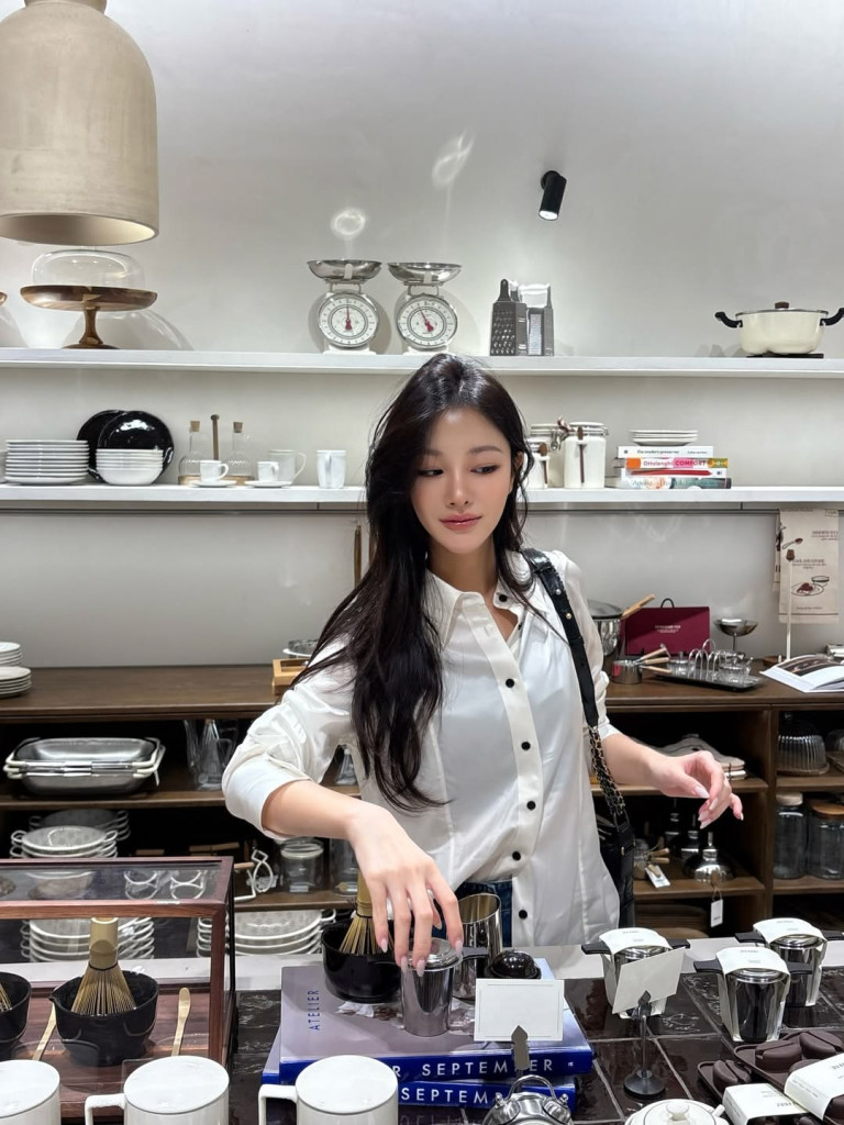 4 thói quen khi đến chơi nhà người khác cho thấy EQ thấp - Ảnh 1. 4 thói quen khi đến chơi nhà người khác cho thấy EQ thấp - Ảnh 1.