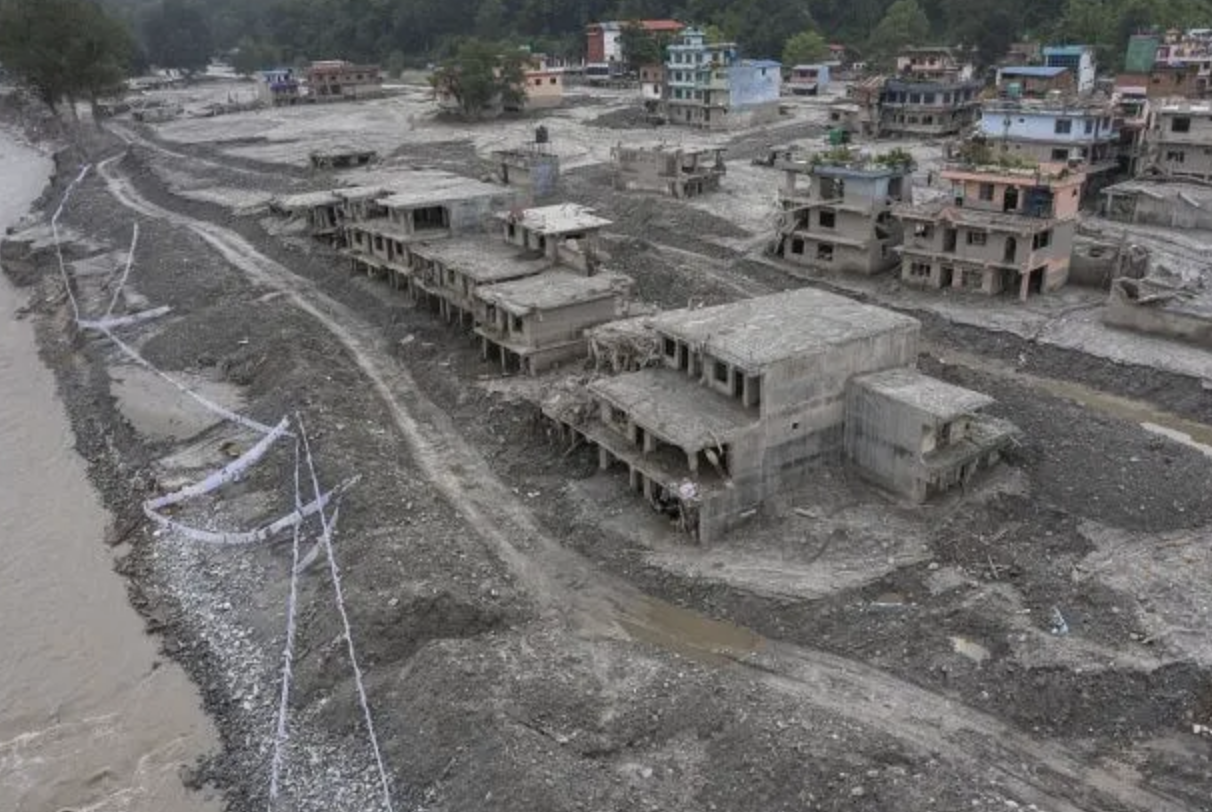 Nepal sau trận lũ kinh hoàng 2026: Cảnh tượng bùn đất và đổ nát khắp nơi - Ảnh 1. Nepal sau trận lũ kinh hoàng 2026: Cảnh tượng bùn đất và đổ nát khắp nơi - Ảnh 1.