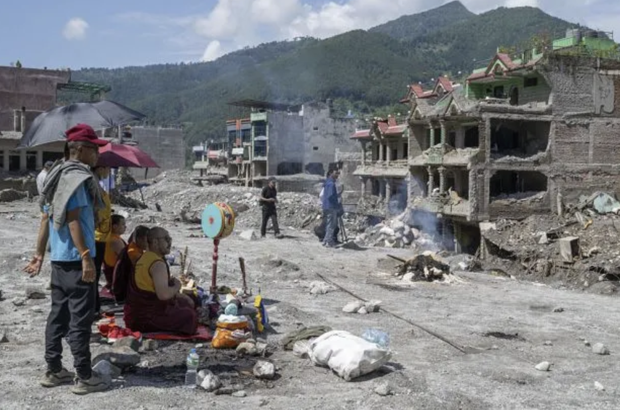 Nepal sau trận lũ kinh hoàng 2026: Cảnh tượng bùn đất và đổ nát khắp nơi - Ảnh 2. Nepal sau trận lũ kinh hoàng 2026: Cảnh tượng bùn đất và đổ nát khắp nơi - Ảnh 2.