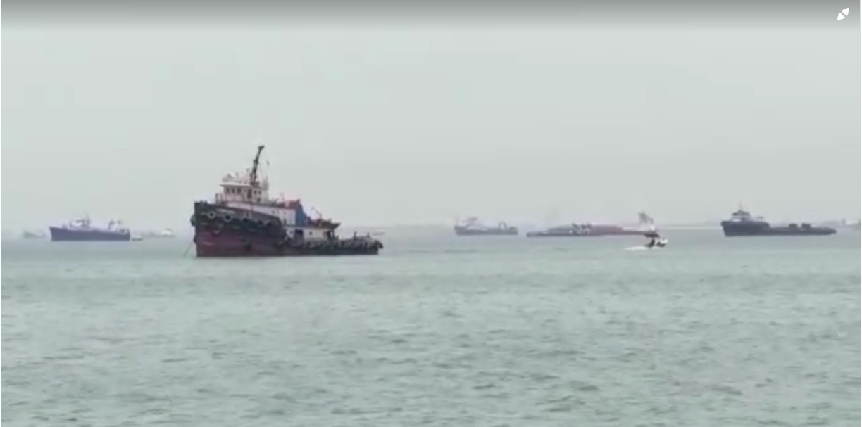 Mỹ: Hơn 1 tỷ th&ugrave;ng dầu đ&atilde; được vận chuyển qua Eo biển Hormuz - Ảnh 1.