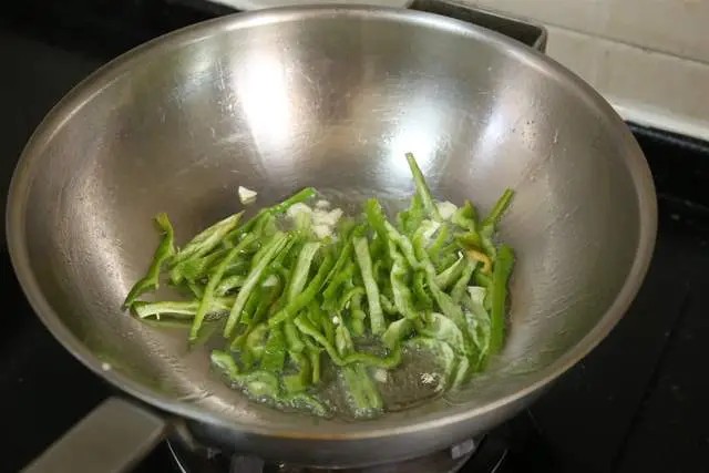 Vào khoảng thời gian Thu phân, hãy ăn nhiều loại rau này: nó giúp thanh nhiệt, giảm hỏa khí trong người, làm sạch ruột và thúc đẩy nhu động ruột, đồng thời bổ sung kali - Ảnh 1.