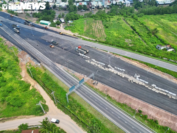 Diện mạo n&uacute;t giao kết nối cao tốc Bến Lức - Long Th&agrave;nh v&agrave; Quốc lộ 51 - Ảnh 7.