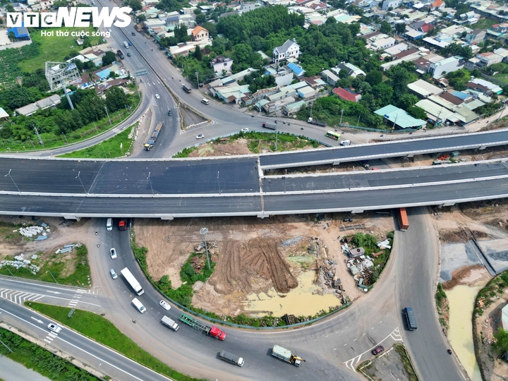 Diện mạo n&uacute;t giao kết nối cao tốc Bến Lức - Long Th&agrave;nh v&agrave; Quốc lộ 51 - Ảnh 2.