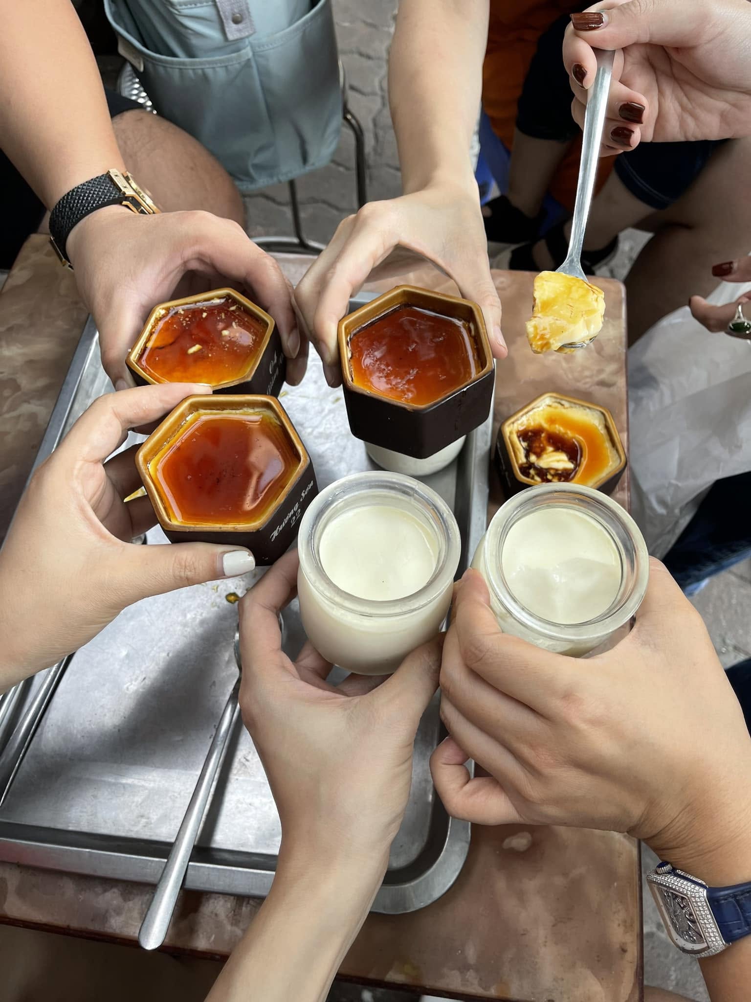 H&agrave;ng sữa tuổi thơ ở Giảng V&otilde; khiến trai Nhật bị h&uacute;t hồn, - Ảnh 16.