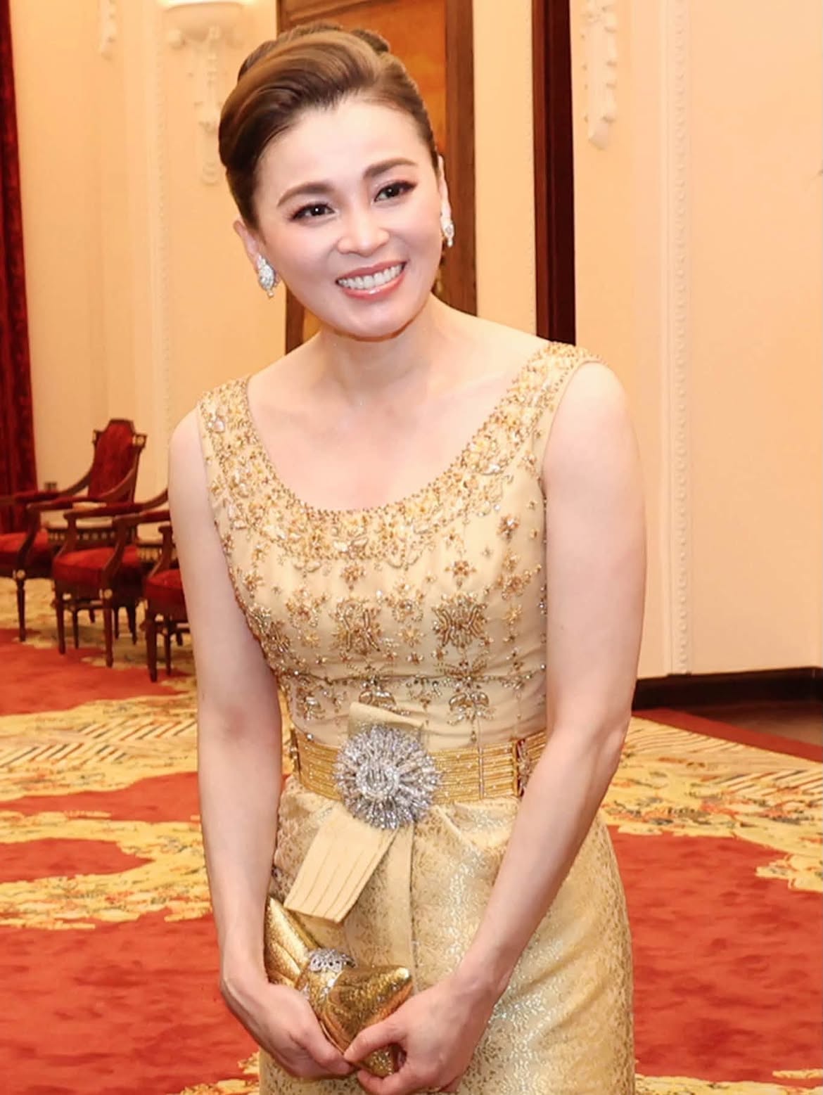 Chiếc thắt lưng kim cương 100 năm tuổi của Hoàng hậu Thái Lan Suthida - Ảnh 2. Chiếc thắt lưng kim cương 100 năm tuổi của Hoàng hậu Thái Lan Suthida - Ảnh 2.