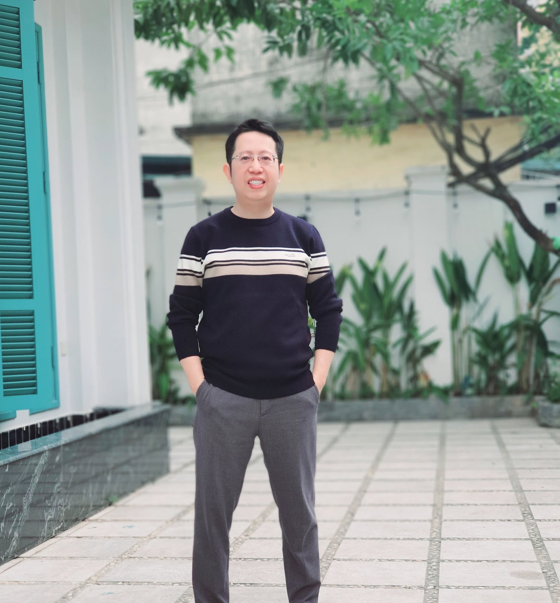 Biệt thự ấn tượng của Việt Khu&ecirc; với s&acirc;n vườn rộng v&agrave; kh&ocirc;ng gian dạy To&aacute;n đặc biệt - Ảnh 1.
