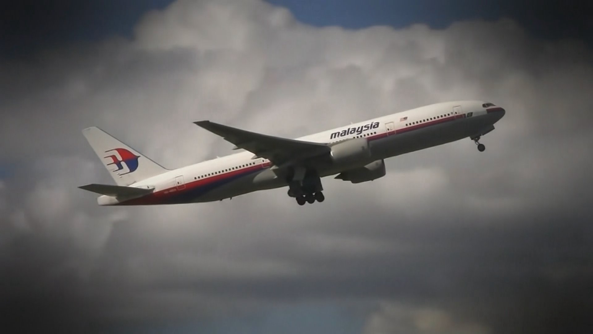 Báo cáo 495 trang hé lộ tung tích của máy bay MH370 - Ảnh 1. Báo cáo 495 trang hé lộ tung tích của máy bay MH370 - Ảnh 1.
