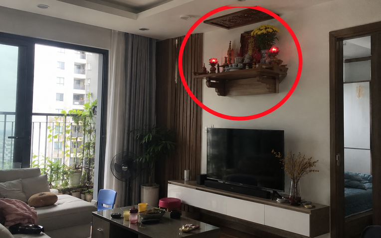 Lời khuy&ecirc;n cho những gia đ&igrave;nh đặt b&agrave;n thờ treo tường - Ảnh 1.