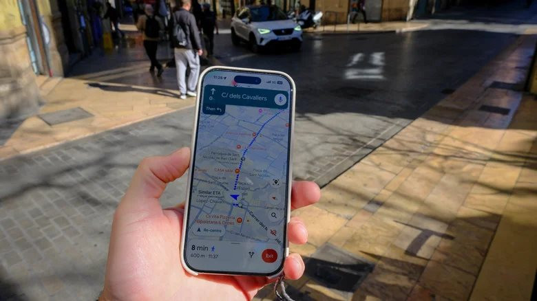 Cảnh b&aacute;o với người d&ugrave;ng Google Maps: Tắt C&agrave;i đặt để Tr&aacute;nh đường v&ograve;ng kh&ocirc;ng cần thiết - Ảnh 1.
