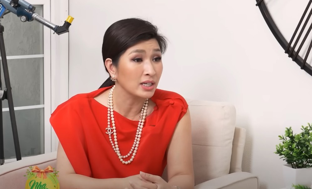 Hồng Nhung bức x&uacute;c v&igrave; c&oacute; "chị ca sĩ kia" bảo với bầu show kh&ocirc;ng được mời c&ocirc; h&aacute;t - Ảnh 1.