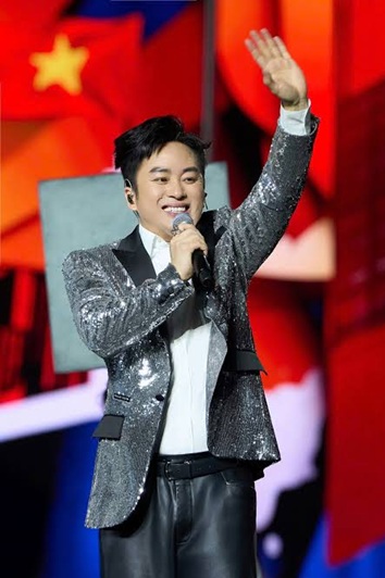 Tham vọng làm show 50 nghìn khán giả tại SVĐ Mỹ Đình như Mỹ Tâm, Tùng Dương liệu có thể? - Ảnh 2.