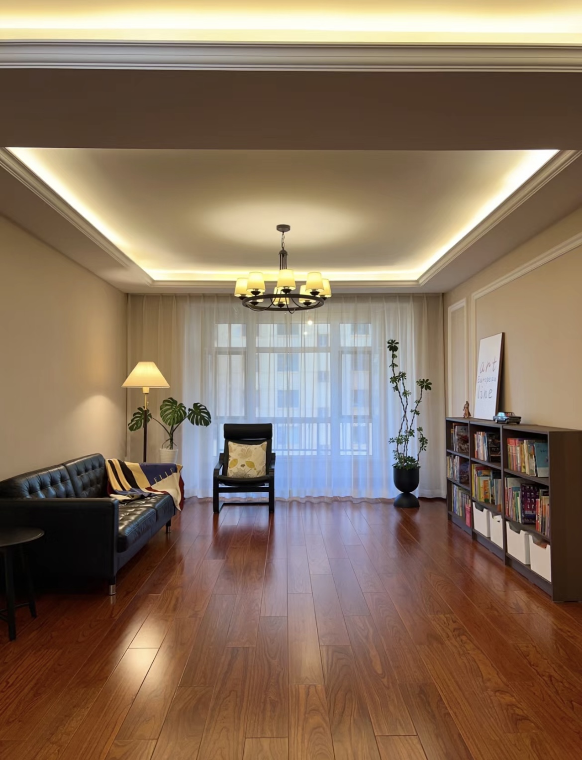 Tại sao ngày càng nhiều người từ bỏ sofa và bàn trà trong không gian sống hiện đại? - Ảnh 10. Tại sao ngày càng nhiều người từ bỏ sofa và bàn trà trong không gian sống hiện đại? - Ảnh 10.
