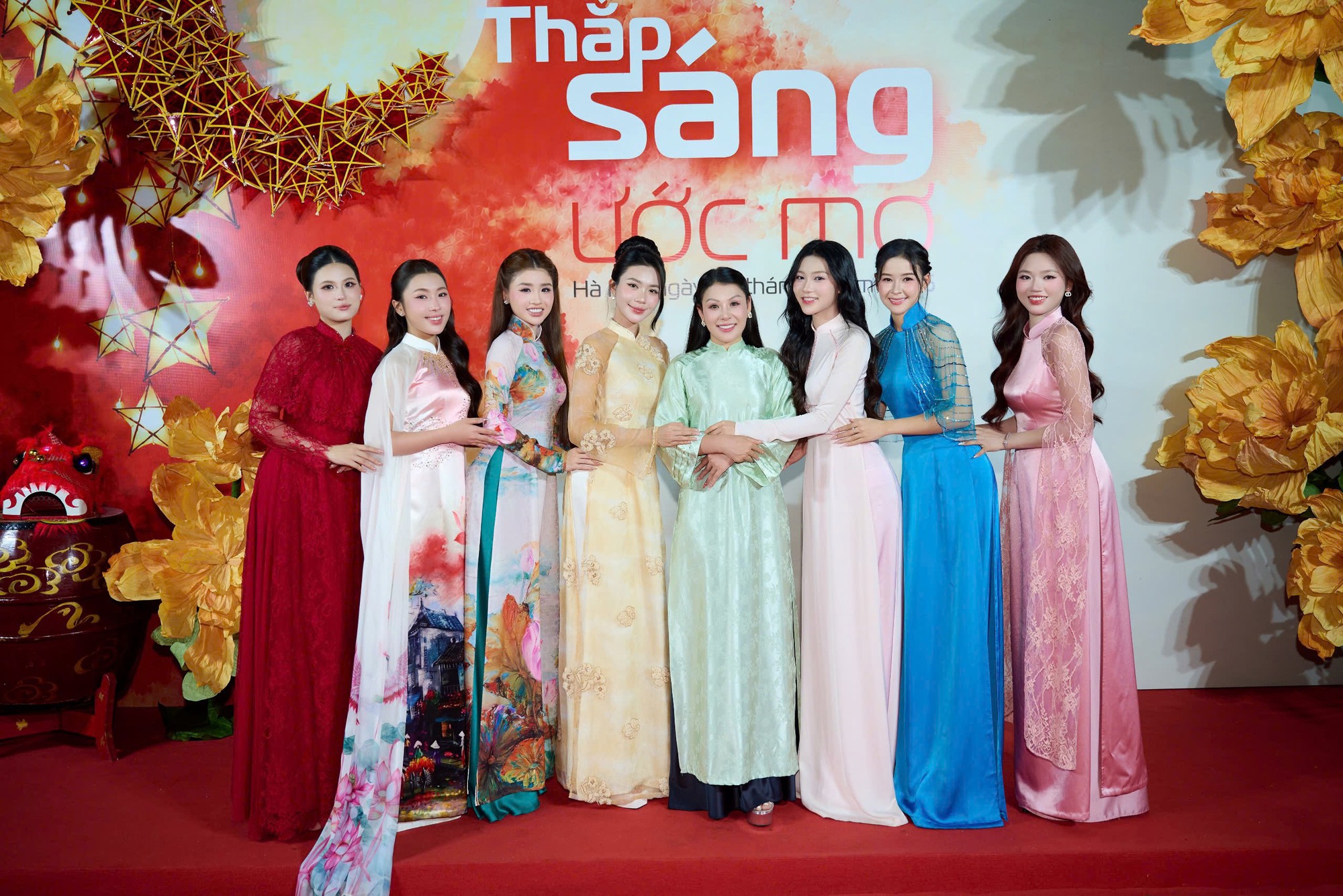 D&agrave;n hoa hậu, &aacute; hậu sẻ chia y&ecirc;u thương với trẻ em mắc bệnh tim dịp Trung thu - Ảnh 5.