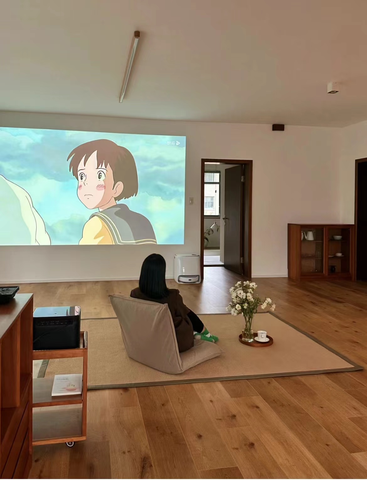 Tại sao ngày càng nhiều người từ bỏ sofa và bàn trà trong không gian sống hiện đại? - Ảnh 3. Tại sao ngày càng nhiều người từ bỏ sofa và bàn trà trong không gian sống hiện đại? - Ảnh 3.