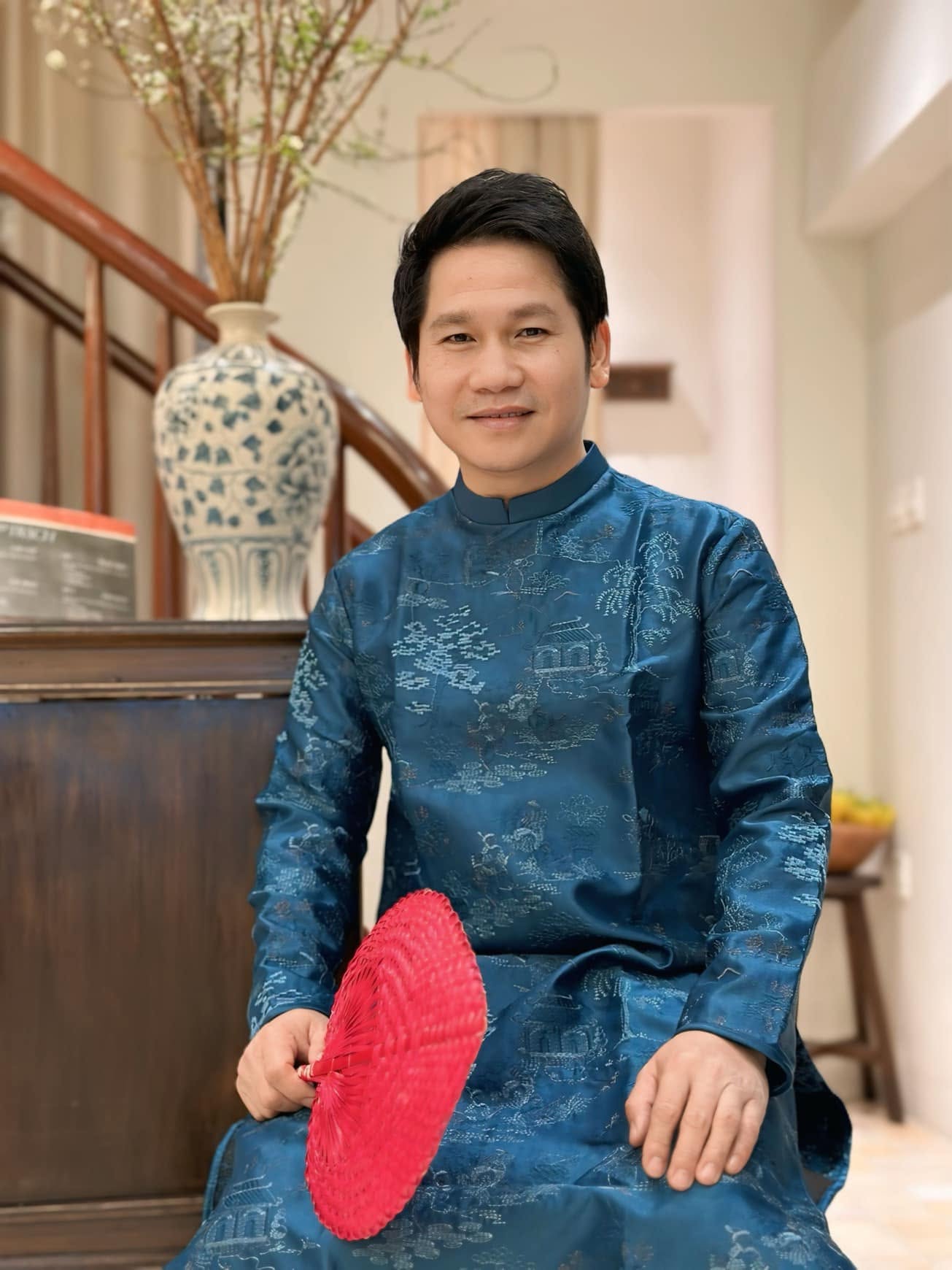 Trọng Tấn v&agrave; h&agrave;nh tr&igrave;nh từ &ocirc;ng ho&agrave;ng nhạc đỏ đến chủ nh&agrave; h&agrave;ng thịt d&ecirc; nổi tiếng - Ảnh 1.