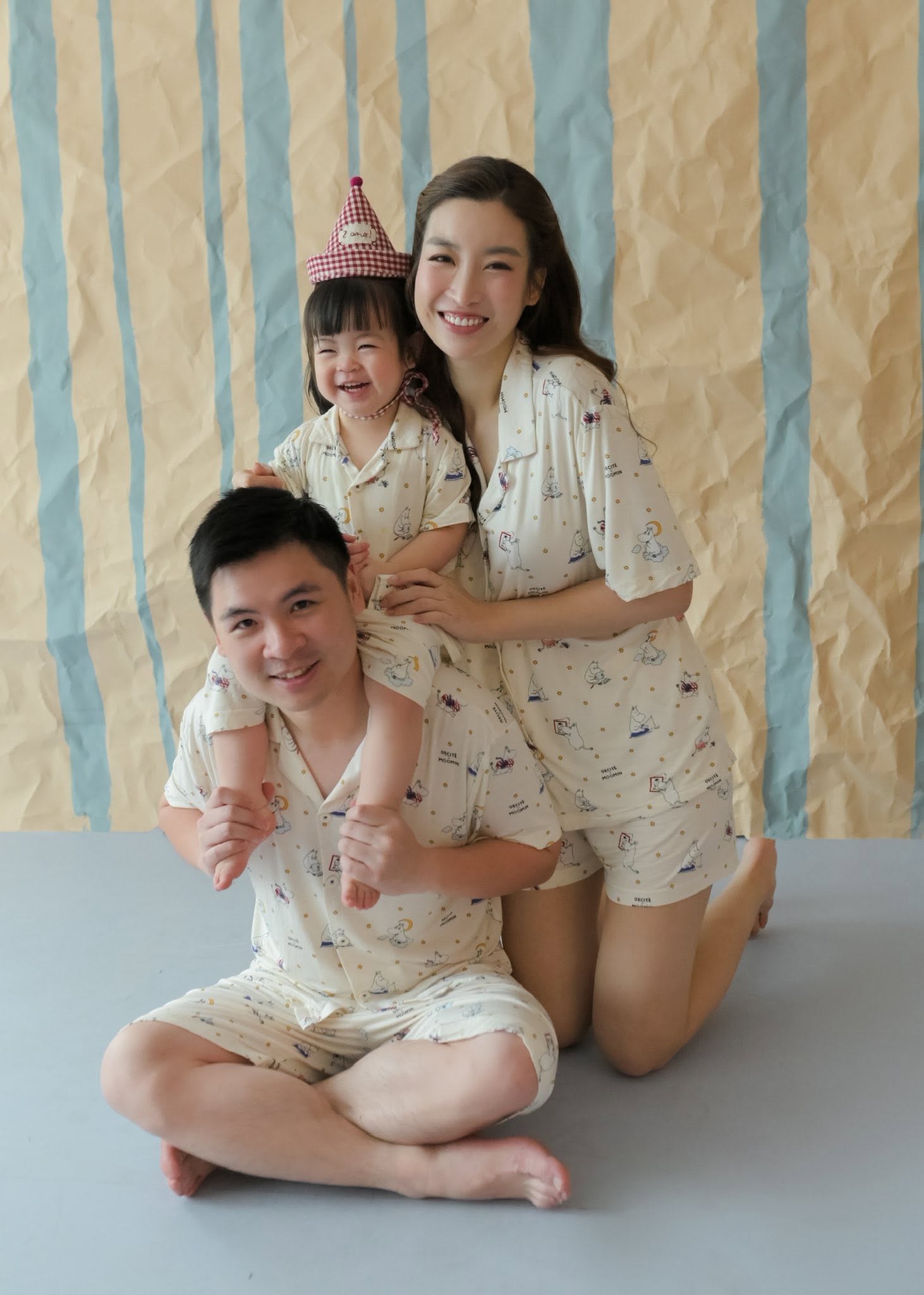 Cháu gái bầu Hiển 3 tuổi mê bóng đá và giống ba Đỗ Vinh Quang - Ảnh 11. Cháu gái bầu Hiển 3 tuổi mê bóng đá và giống ba Đỗ Vinh Quang - Ảnh 11.