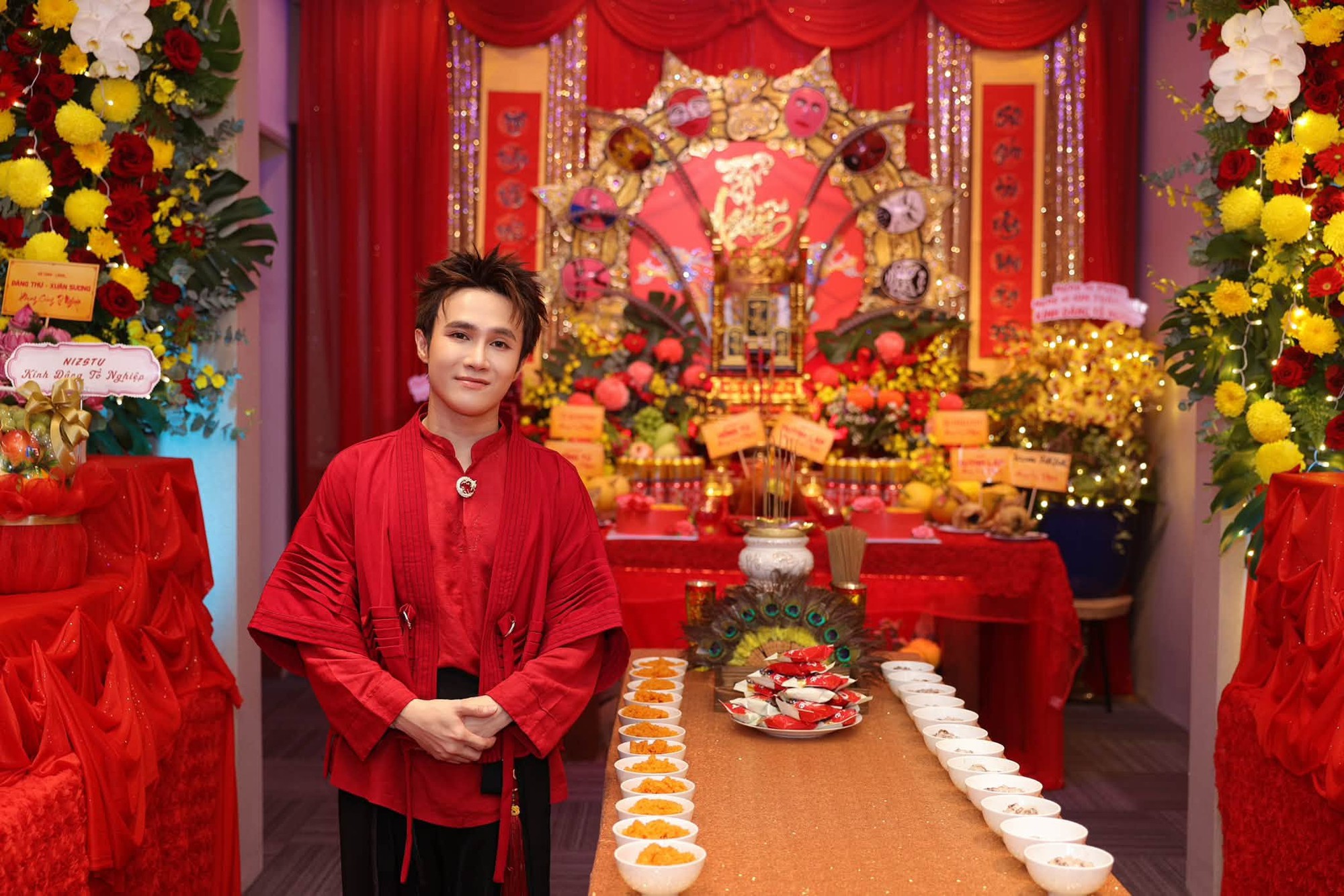 Nhã Phương xuất hiện một mình tại giỗ Tổ sân khấu giữa ồn ào của Trường Giang - Ảnh 6. Nhã Phương xuất hiện một mình tại giỗ Tổ sân khấu giữa ồn ào của Trường Giang - Ảnh 6.
