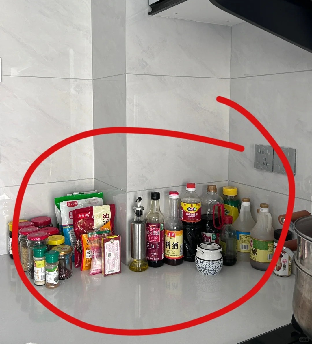 Mẹo dọn bếp đơn giản giúp không gian nhà bếp luôn sạch sẽ và gọn gàng - Ảnh 1. Mẹo dọn bếp đơn giản giúp không gian nhà bếp luôn sạch sẽ và gọn gàng - Ảnh 1.