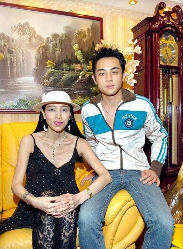 Hứa Thuần Mỹ: Cuộc sống thăng trầm của nữ đại gia 6 lần kết h&ocirc;n v&agrave; những mối t&igrave;nh g&acirc;y x&ocirc;n xao - Ảnh 1.