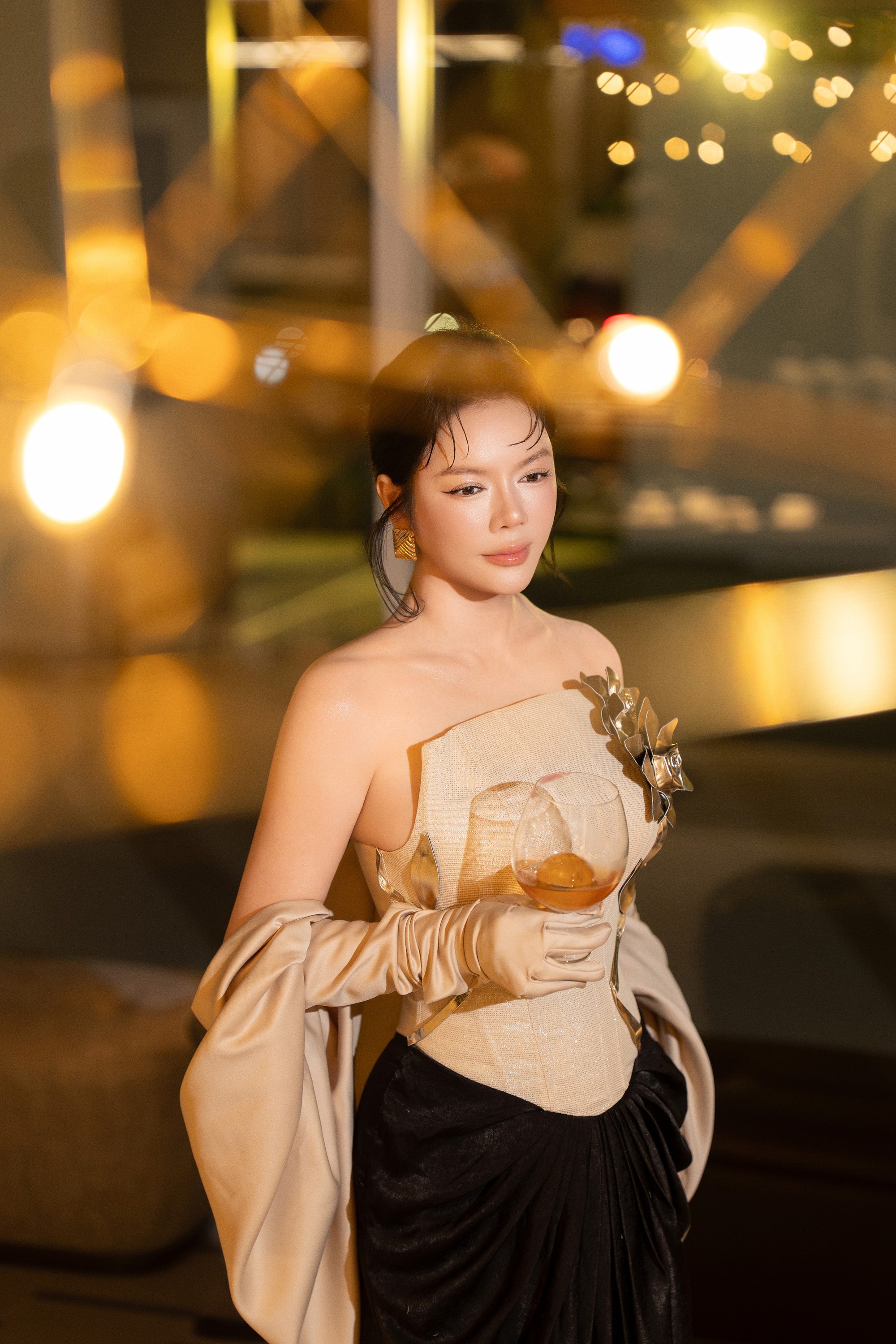 Lý Nhã Kỳ nói thẳng nguồn tiền có được từ 2006 - Ảnh 1. Lý Nhã Kỳ nói thẳng nguồn tiền có được từ 2006 - Ảnh 1.