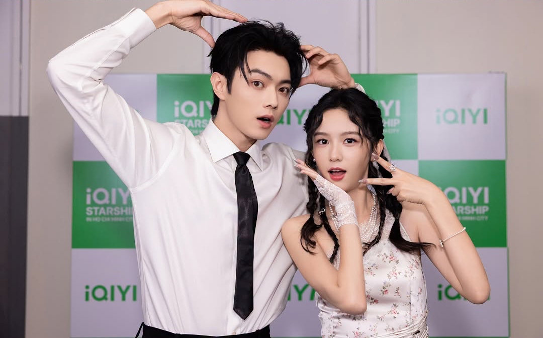 Hứa Khải th&iacute;ch m&oacute;n thịt nướng cuốn rau của Việt Nam, Ch&acirc;u D&atilde; n&oacute;i cảm ơn bằng tiếng Việt - Ảnh 2.