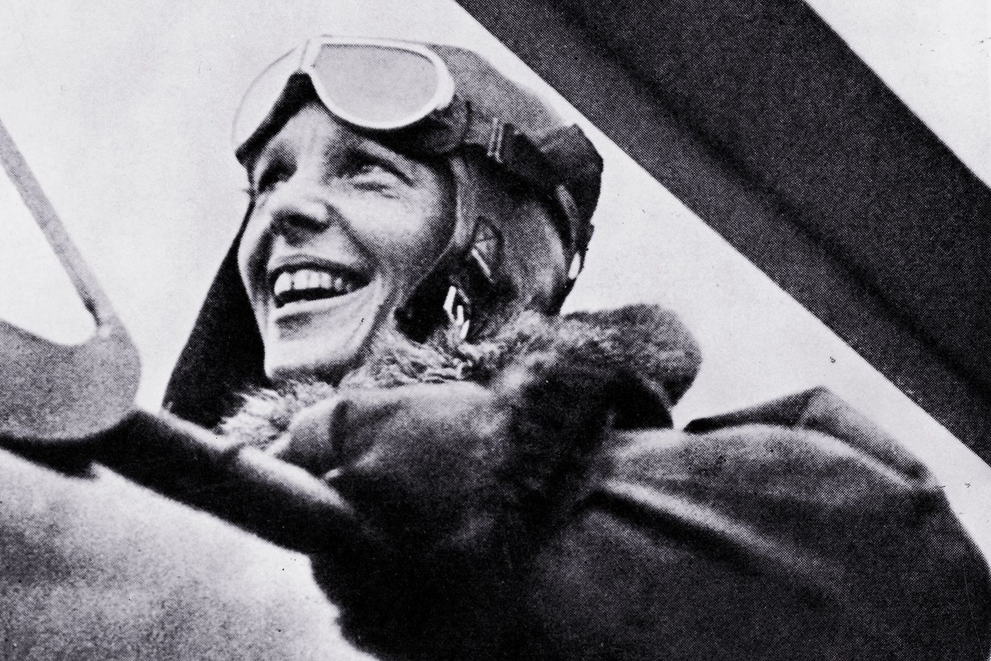 Vén màn bí mật vụ mất tích của Amelia Earhart 1937 - Nữ hoàng bầu trời - Ảnh 2. Vén màn bí mật vụ mất tích của Amelia Earhart 1937 - Nữ hoàng bầu trời - Ảnh 2.