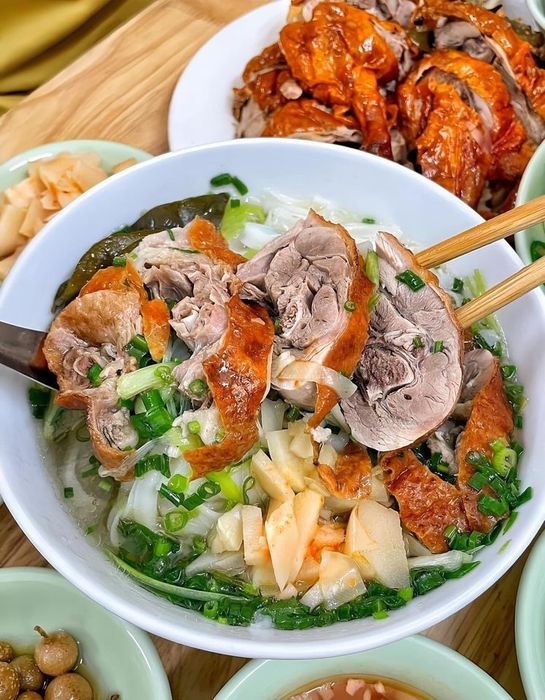 Ph&aacute;t hiện thảo nguy&ecirc;n gần 100 ha c&aacute;ch H&agrave; Nội 130 km như "M&ocirc;ng Cổ thu nhỏ", l&agrave;ng đang tranh giải thế giới - Ảnh 8.