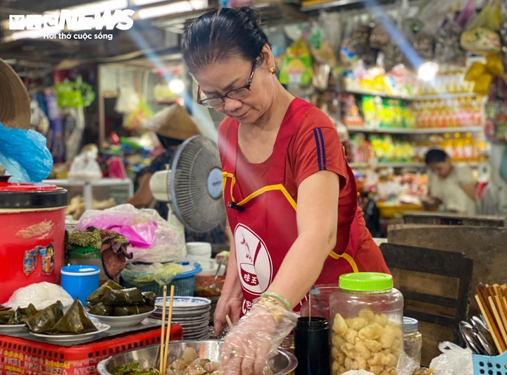 Những qu&aacute;n ăn gi&aacute; rẻ hấp dẫn tại trung t&acirc;m Th&agrave;nh phố Huế 2026 - Ảnh 3.