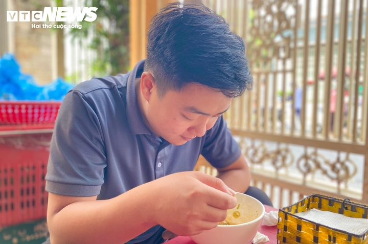 Những qu&aacute;n ăn gi&aacute; rẻ hấp dẫn tại trung t&acirc;m Th&agrave;nh phố Huế 2026 - Ảnh 5.