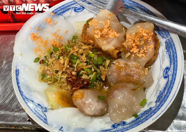 Những qu&aacute;n ăn gi&aacute; rẻ hấp dẫn tại trung t&acirc;m Th&agrave;nh phố Huế 2026 - Ảnh 2.