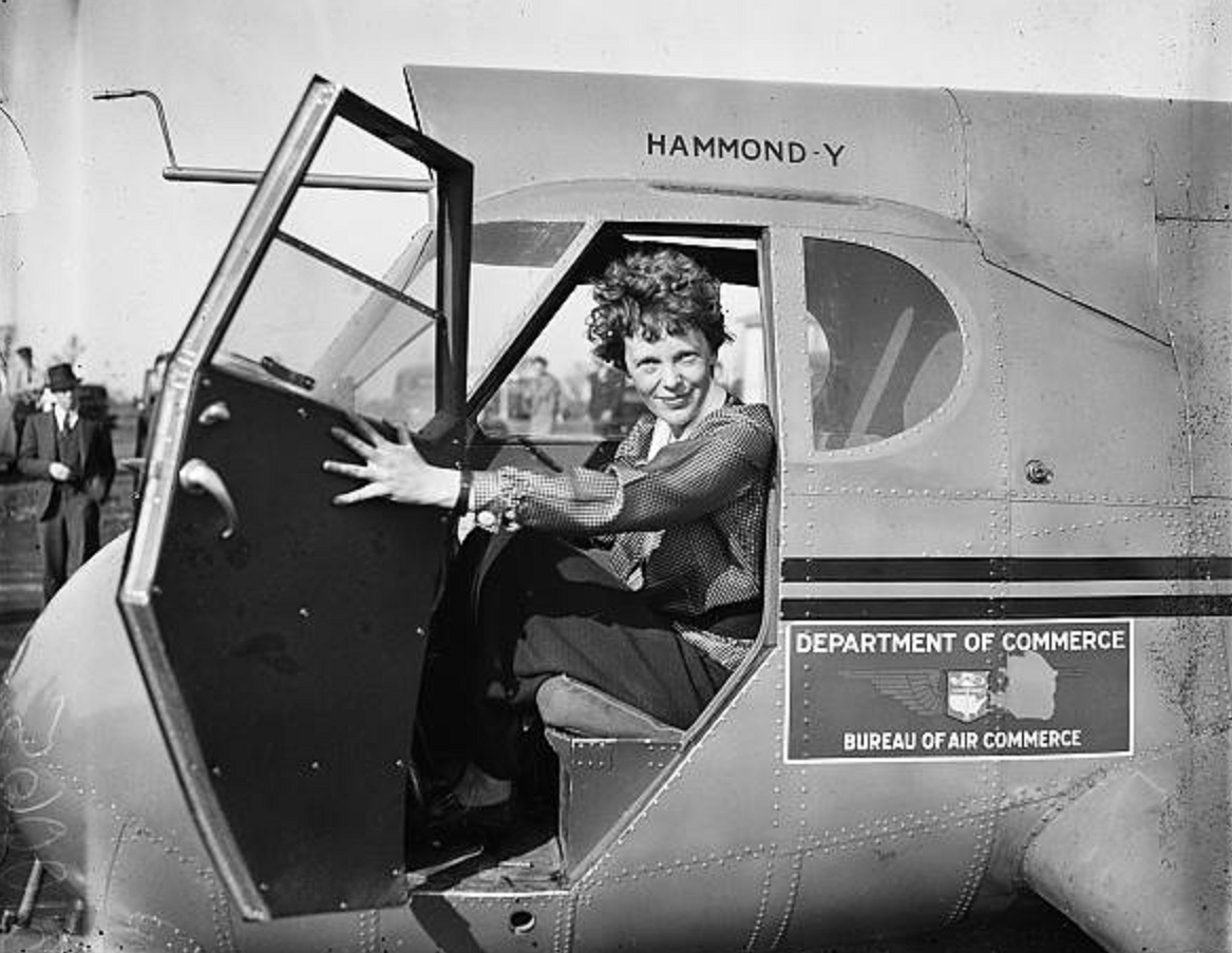 Vén màn bí mật vụ mất tích của Amelia Earhart 1937 - Nữ hoàng bầu trời - Ảnh 4. Vén màn bí mật vụ mất tích của Amelia Earhart 1937 - Nữ hoàng bầu trời - Ảnh 4.