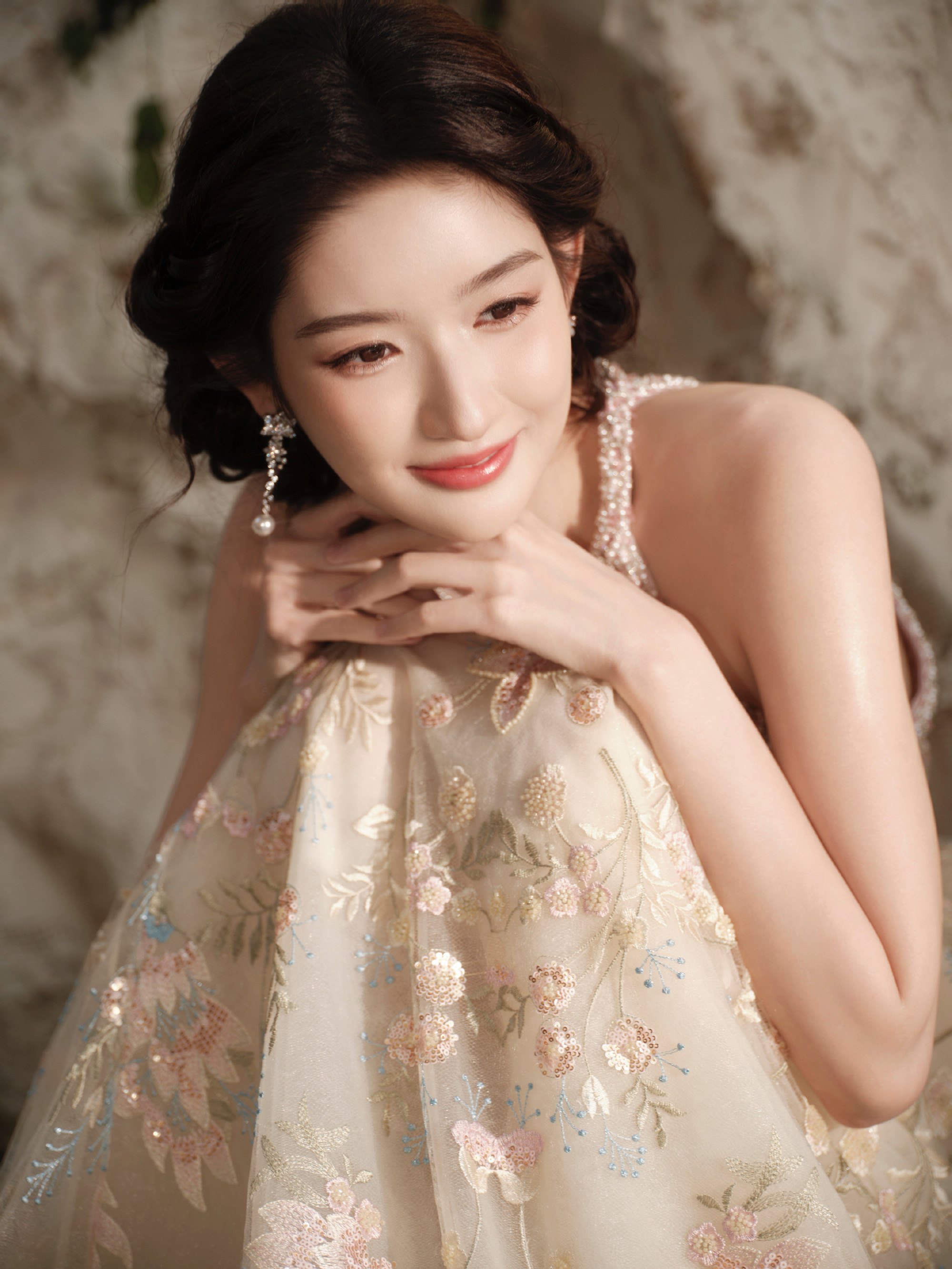 Vương Ngọc Văn v&agrave; Dương Lặc b&iacute; mật kết h&ocirc;n rồi ly dị g&acirc;y sốc showbiz 2026 - Ảnh 7.
